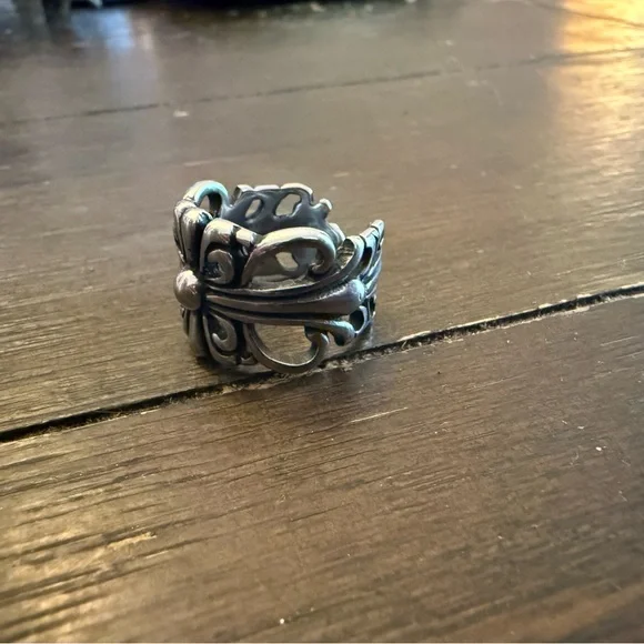 Silver Ornate Ring - Picture 2 of 3